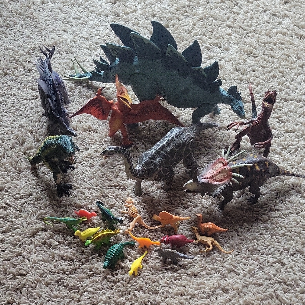 Dinosaur Toy Set - big and small no batteries